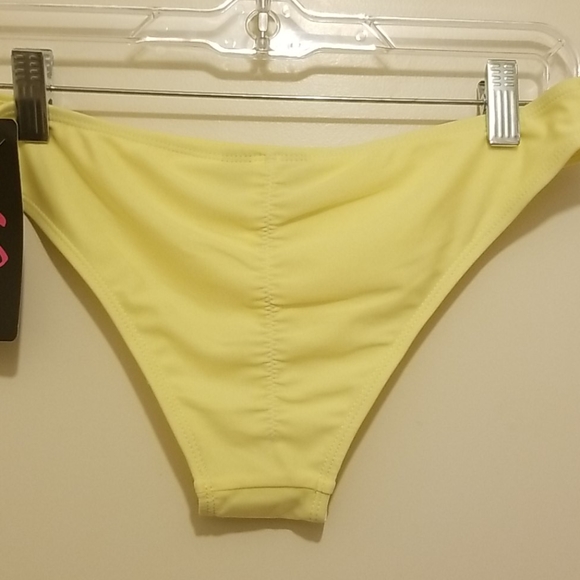 L.A. GEAR 2 PIECE SWIMSUIT - Picture 2 of 4